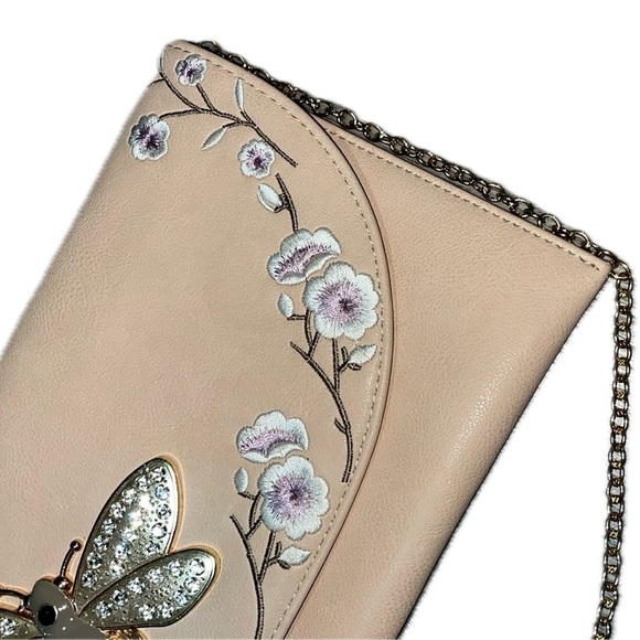 Floral Embroidered Goldtone Rhinestone Bee Purse Clutch, Chain Strap, Light Pink - Picture 7 of 9